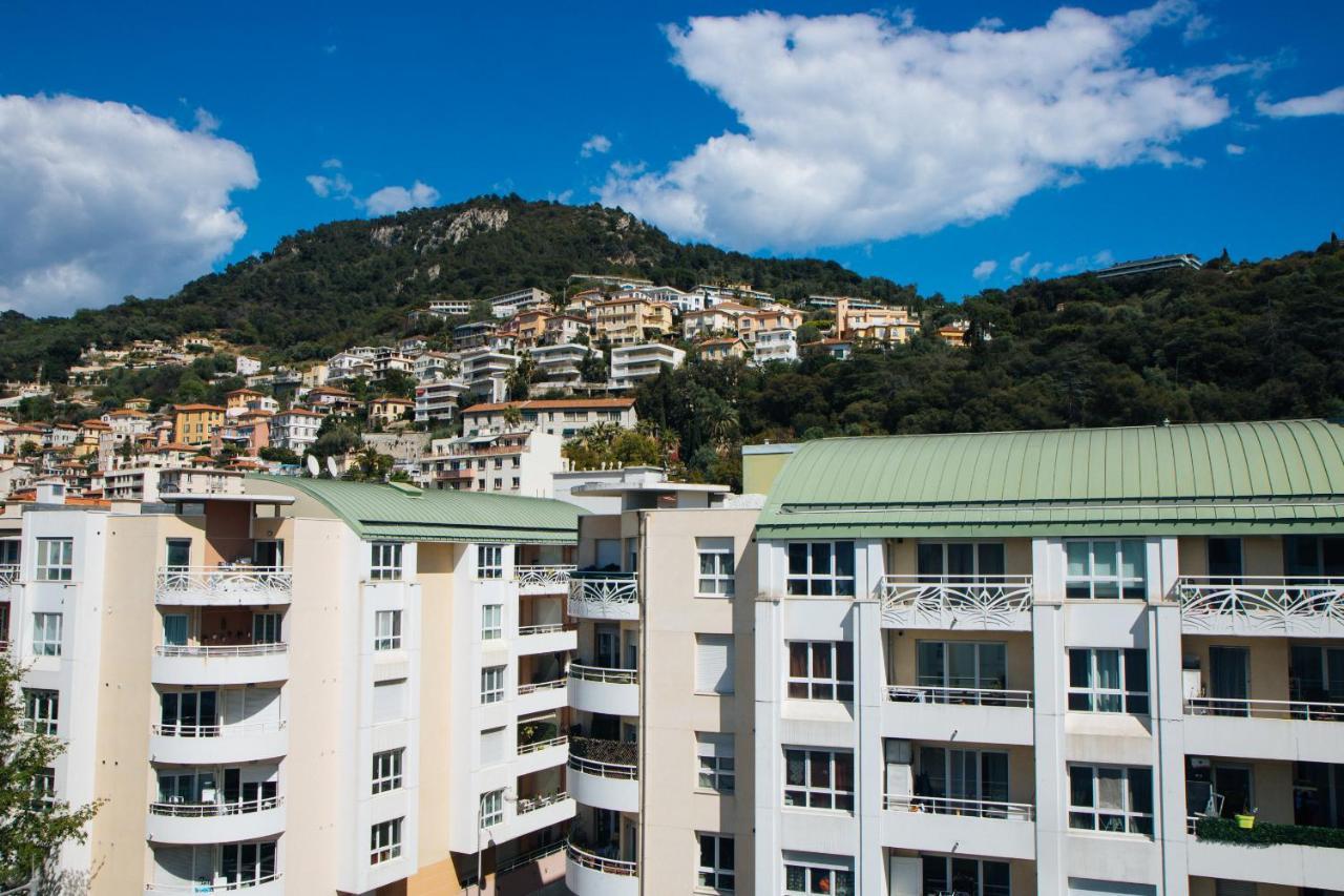 Twenty Business Flats Angely Nice