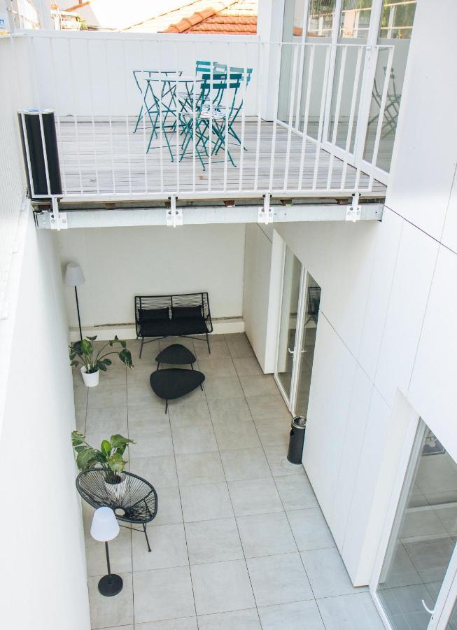 Twenty Business Flats Angely Nice